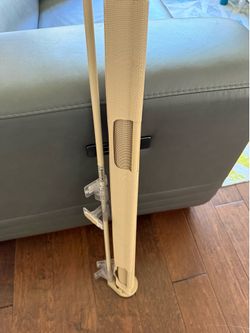 Retractable baby gate pets  gate