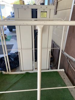 Wheel chair lift