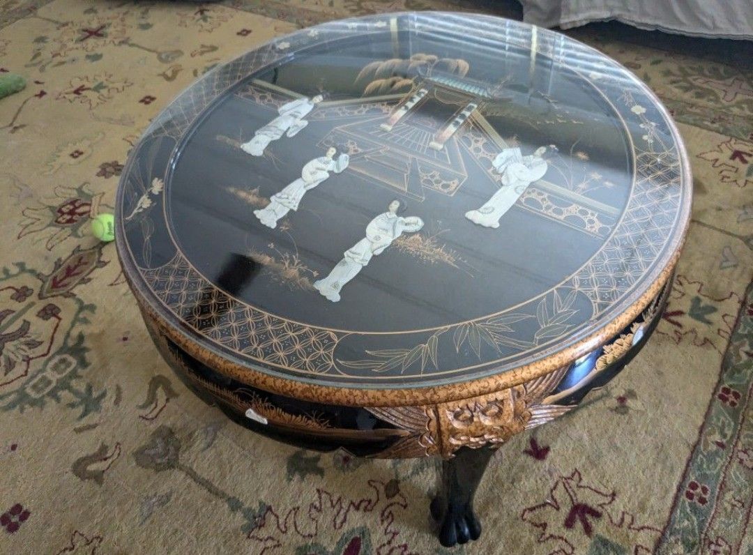 BEAUTIFUL GLASS TABLE
