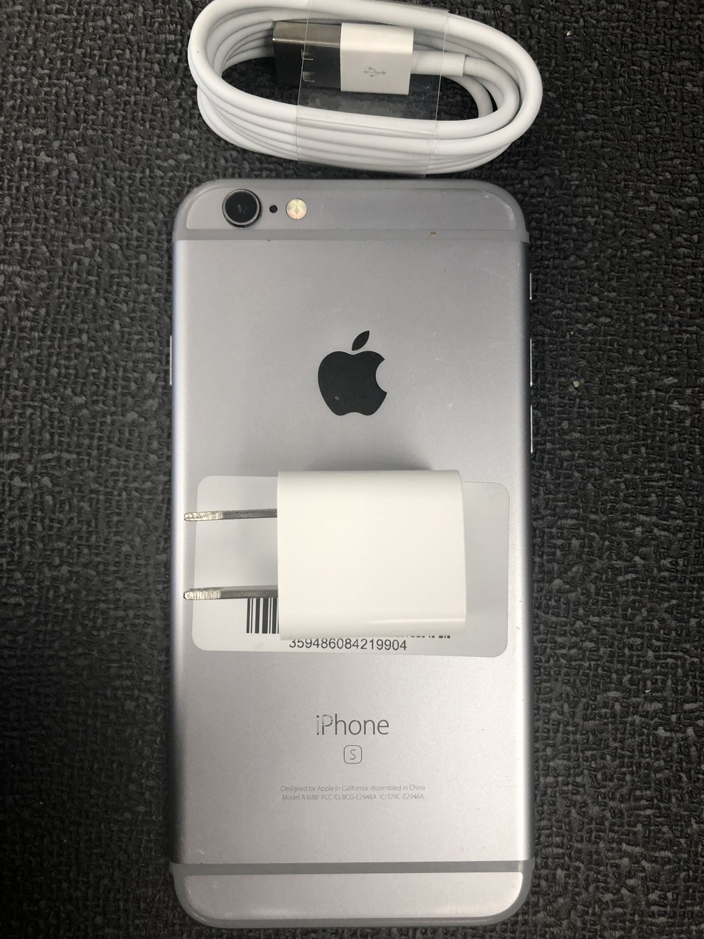 Factory unlocked apple iphone 6s 16 gb, Sold with store warranty