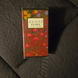 Gucci Flora Gorgeous Gardenia Intense Perfume 