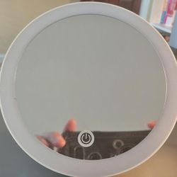 Attachable Make Up Mirror With LED Light