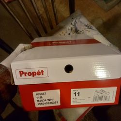 New Propet Men's Stability Walker Size 11 With  Vive Compression Stockings