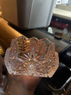 CRYSTAL DIVIDED TEA BAG OR SUGAR PACKET CADDY FEATURING A DISTINCT ETCHED DESIGN FIFTH AVE PORTICO CRYSTAL CLEAR TRAY