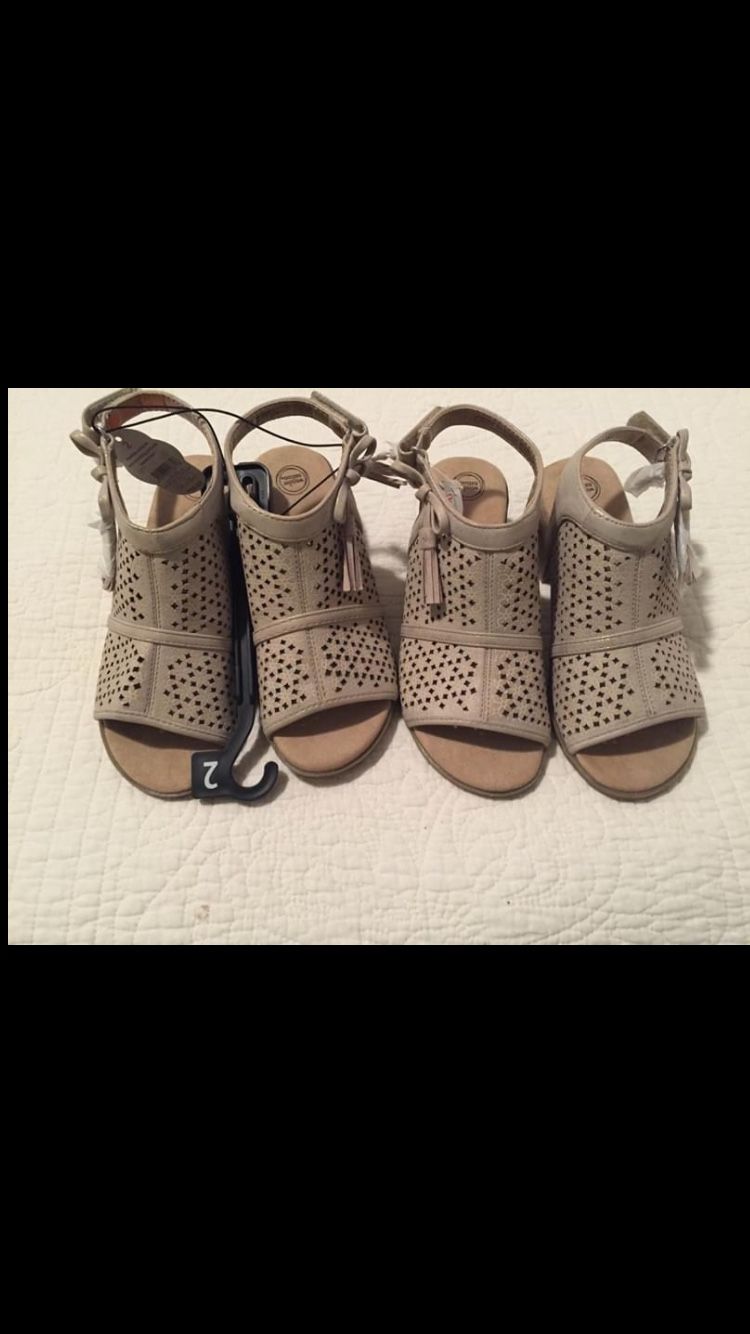 New!!! Girls sandals size 1and size 2
