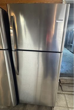Frigidaire Stainless Steel Top-Freezer Refrigerator