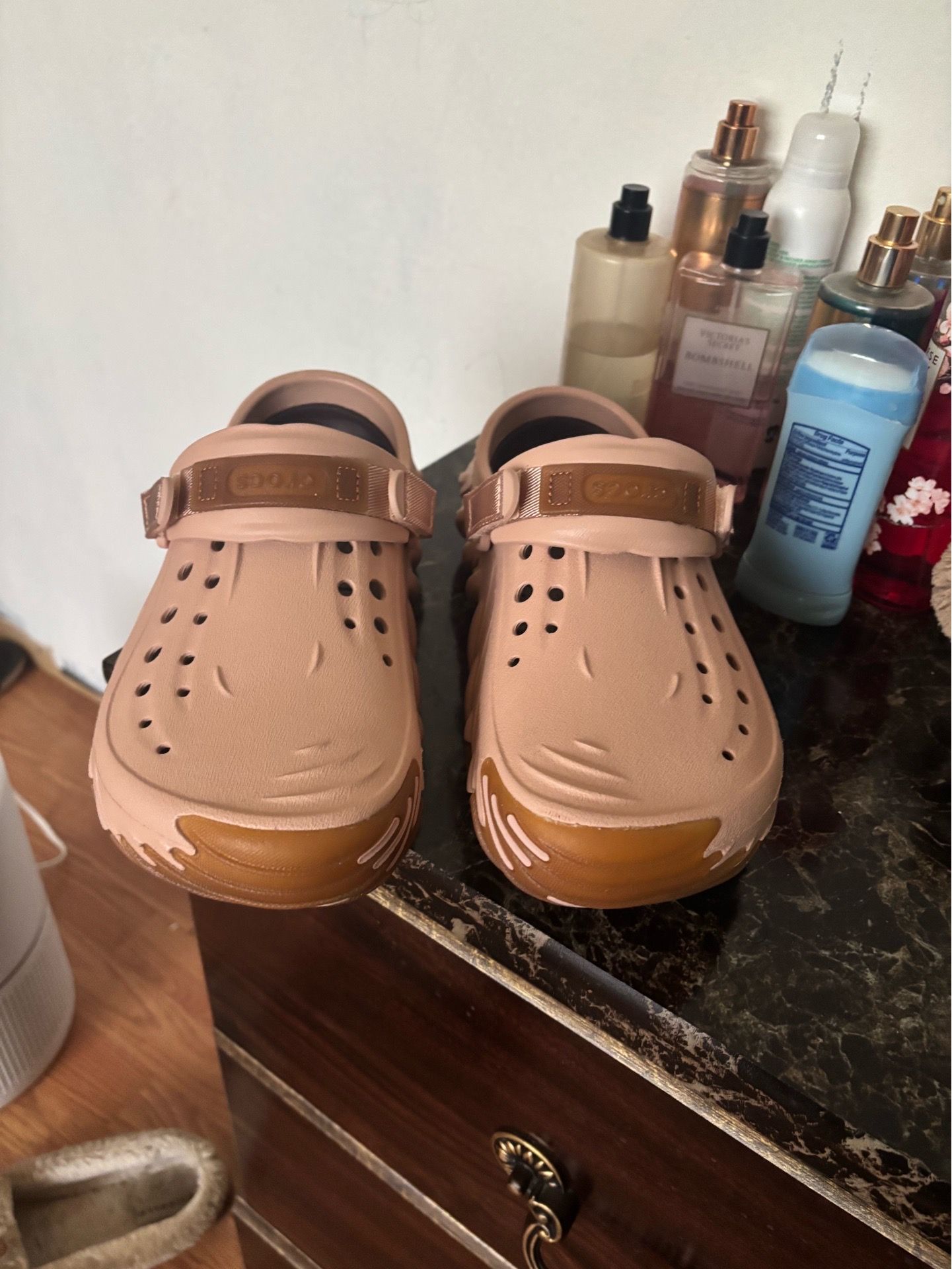 echo clog crocs