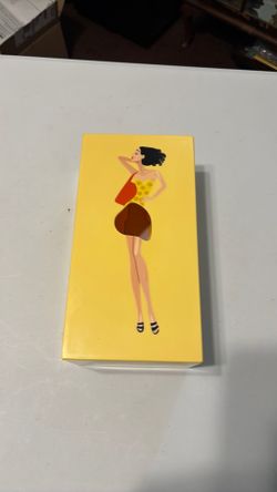 Flying skirt Kleenex box