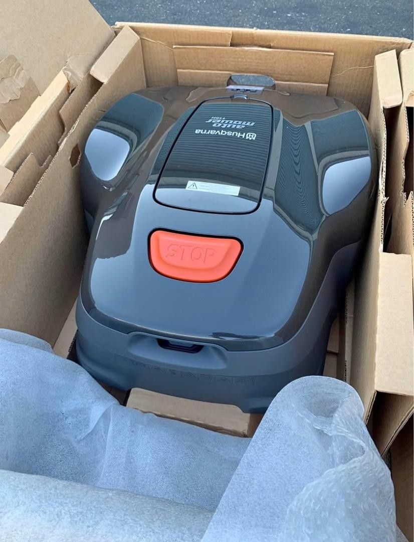 Brand-New-Husqvarna-Automower-115H-Robotic-Lawn-Mower(Bluetooth)