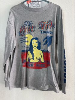 Dark Seas The Low Tide Lounge Graphic Long Sleeve T-Shirt Gray Men’s Medium