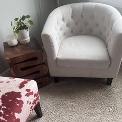 Cream Tufted Chair 