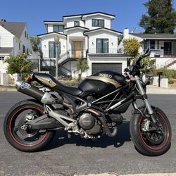 Ducati Monster 696 - Darmah limited edition body