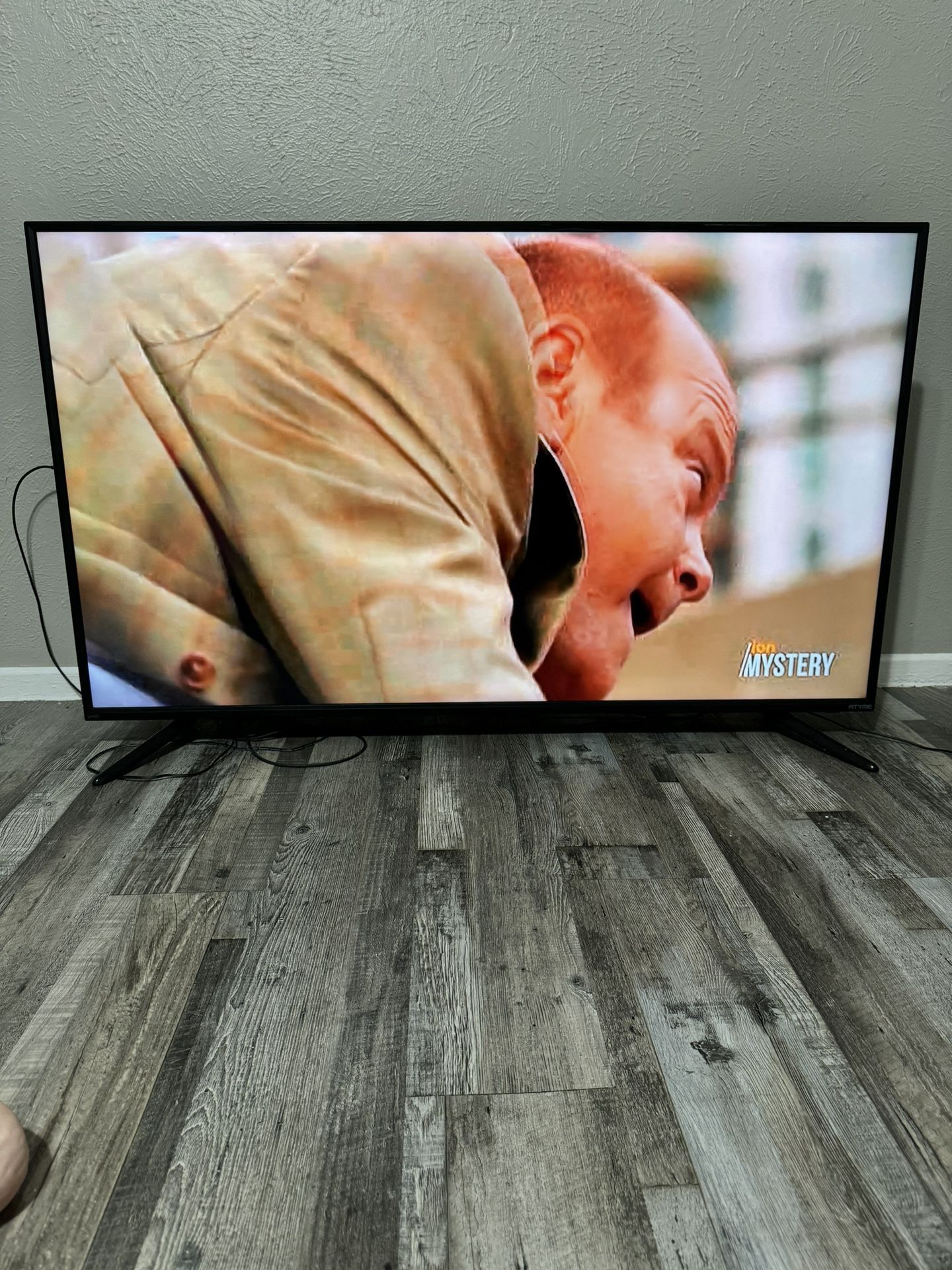 Atyme 49” TV