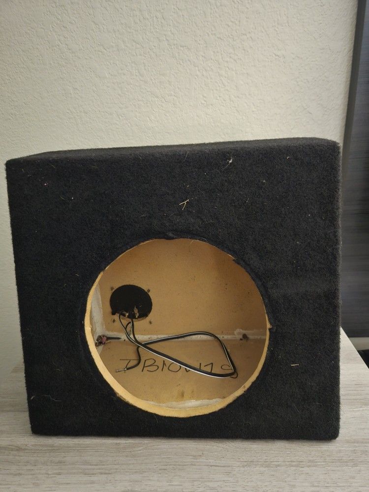 Sub Woofer Box Like New 