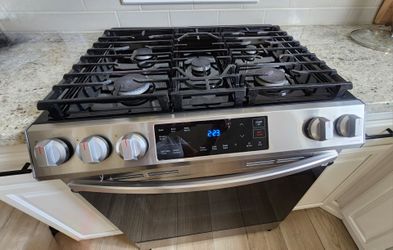Samsung Slide in Range Gas Stainless Steel  30"