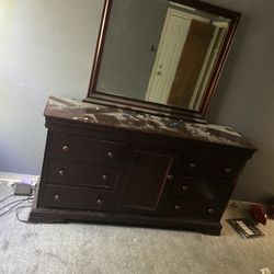 Dresser N Mirror