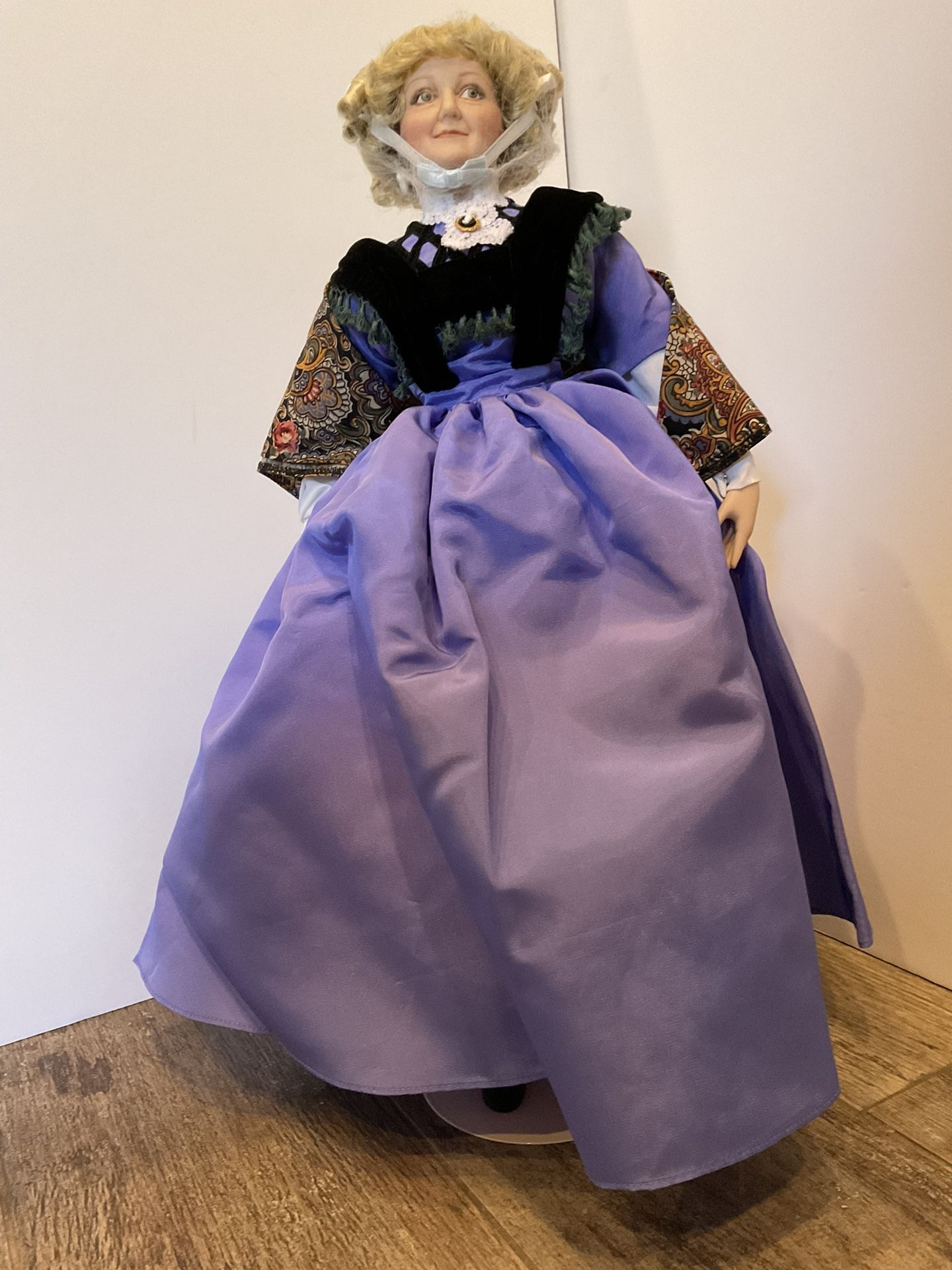 Franklin Heirloom Gone with the WInd Porcelain Doll Sara Jane (Aunt Pittypat) Hamilton