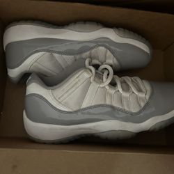 Retro 11 Low Cement Grey