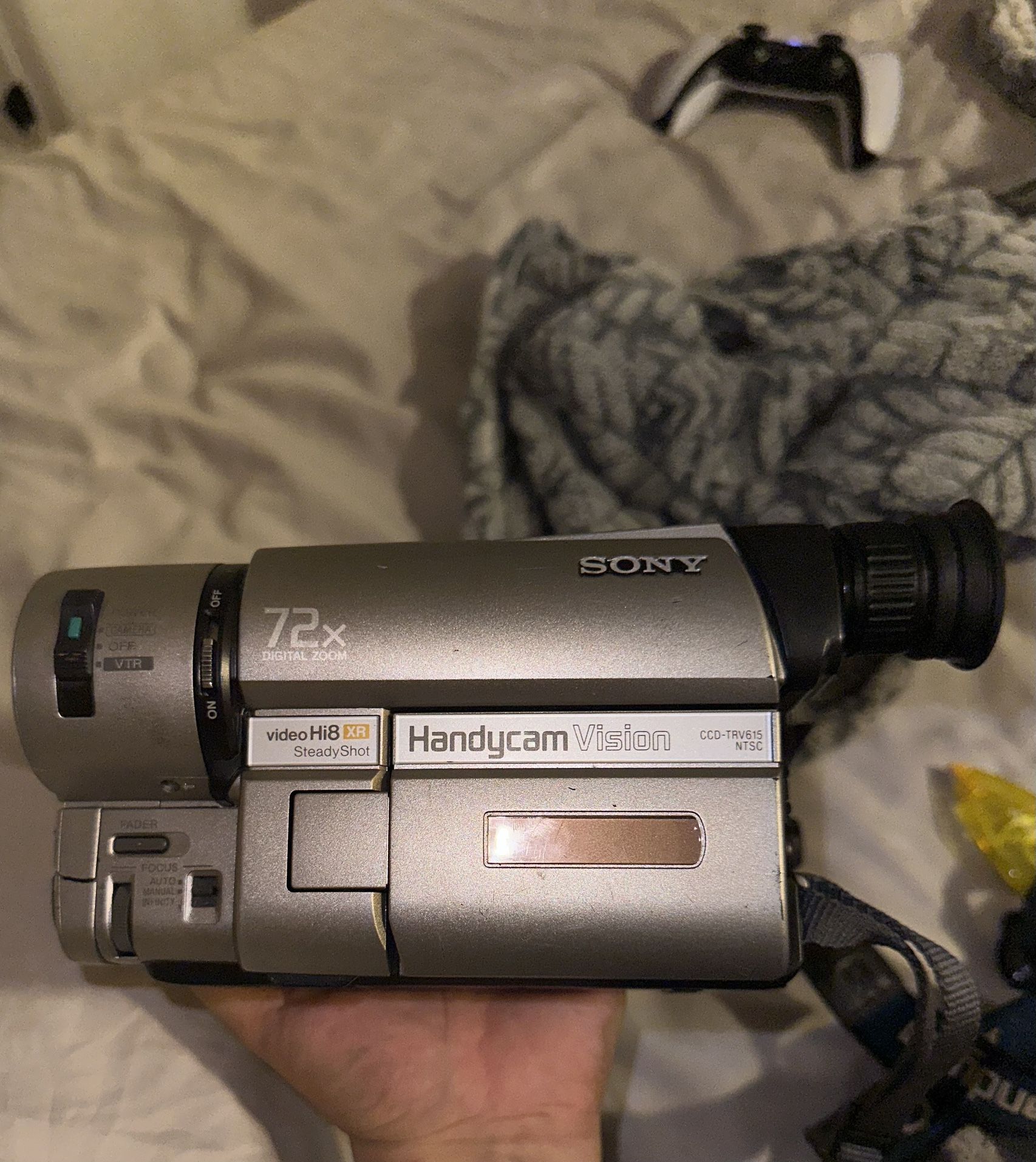 Sony HandyCam Vision CCD-TRV615