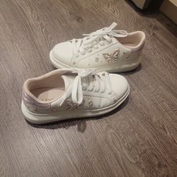 Size 9 Women's ALDO Butterfly Sneakers