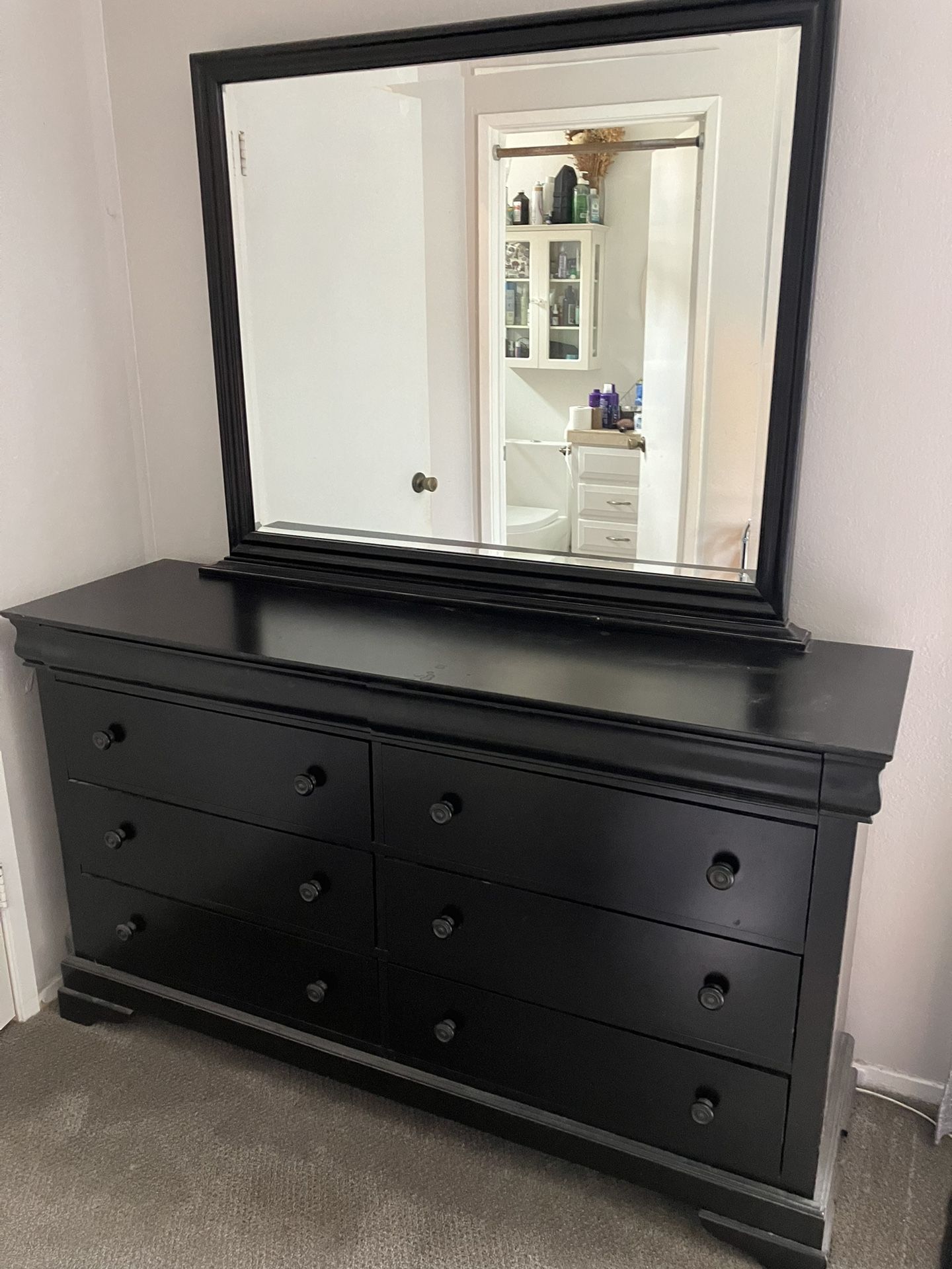 Lovely 4 Piece Bedroom Set