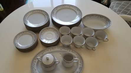 Noritake dish set