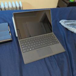 Surface Pro 6 i5-8350, 128 GB with Keyboard/Pen/Case