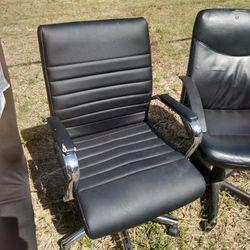 ADJUSTABLE OFFICE CHAIRS 