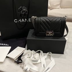 CHANEL BOY BAG Authentic 