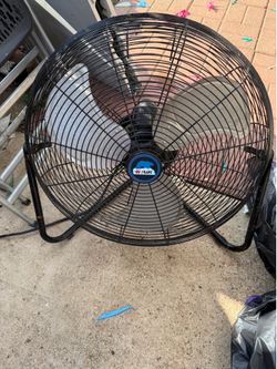 Pedestal fan
