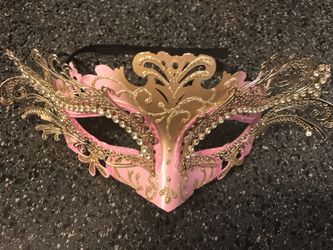 Elaborate pick face mask