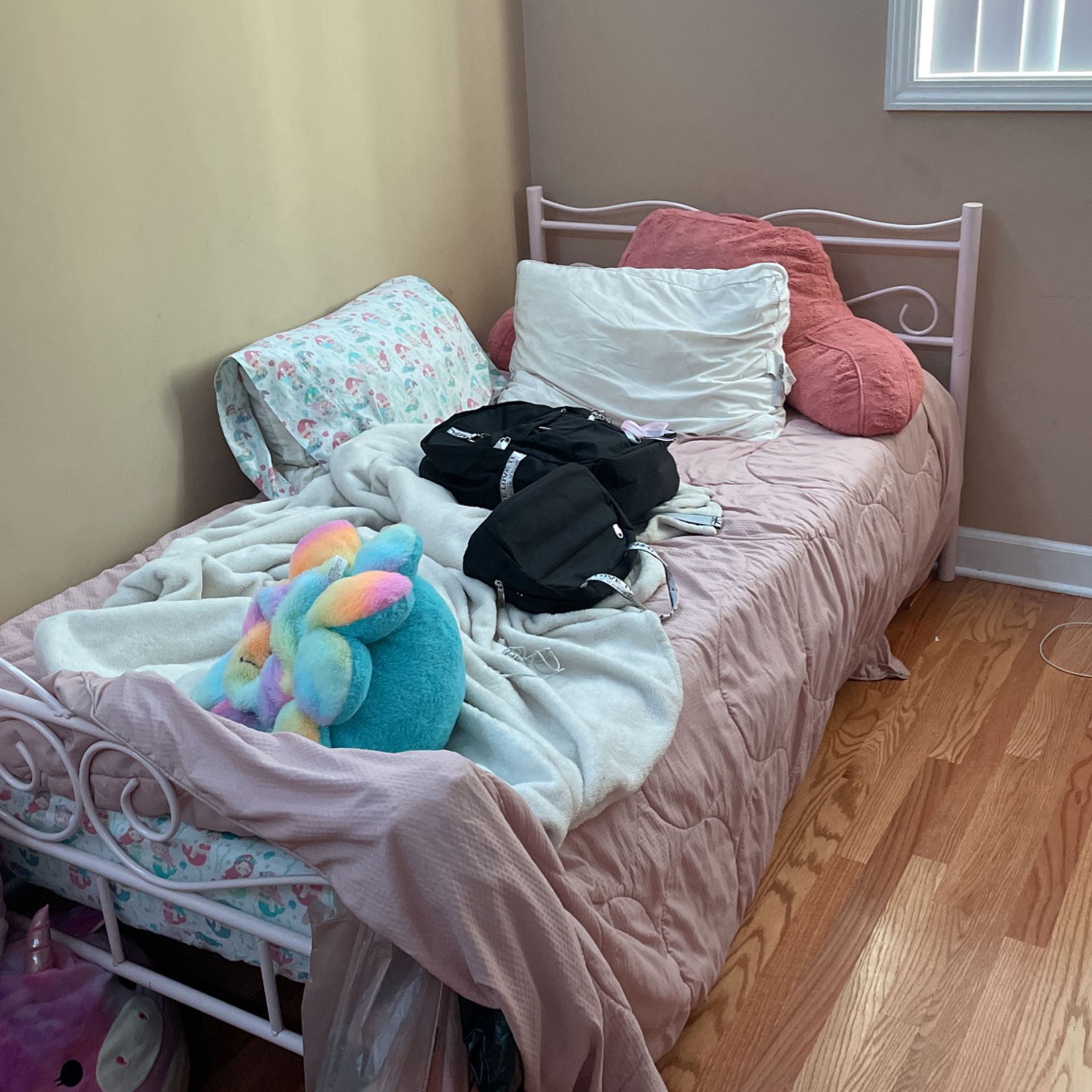 Kids Twin Size Bed Frame 