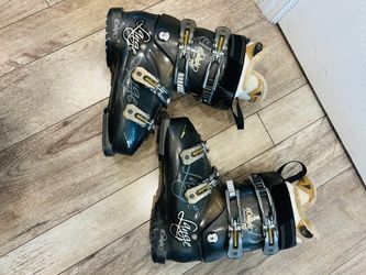 LANGE SKI BOOTS SIZE 26.5