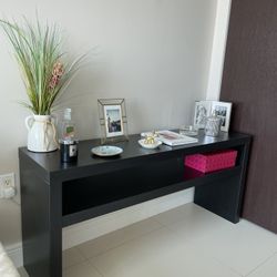 Side Table/TV Table 