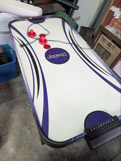Air hockey game table