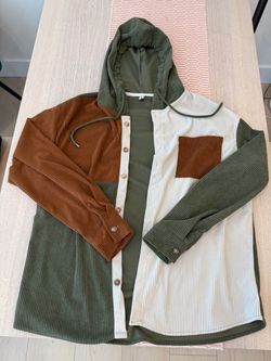 Color Block Hooded Button-Up Shirt Size Medium