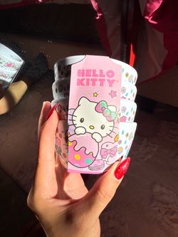 Hello Kitty Easter Mini Cups