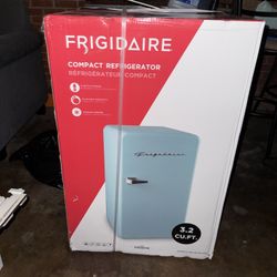 Frigidaire Compact Refrigerator 