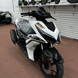 Brand New Acenda 150cc Gas Scooter 