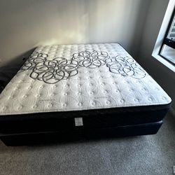 🟪King Size Pillow Top 12" Thick $320