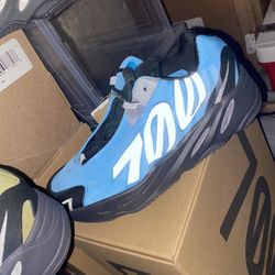Adidas Yeezy 700 MNVN (Kids) Sizes 1.5-3.5Y