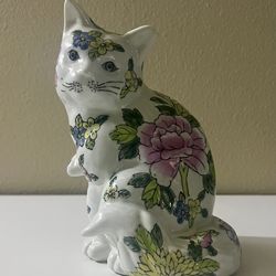 Chinese export porcelain cat figurine