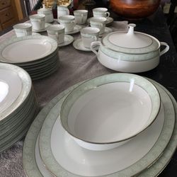 Noritake Fine China And Formal Cutlery Set 