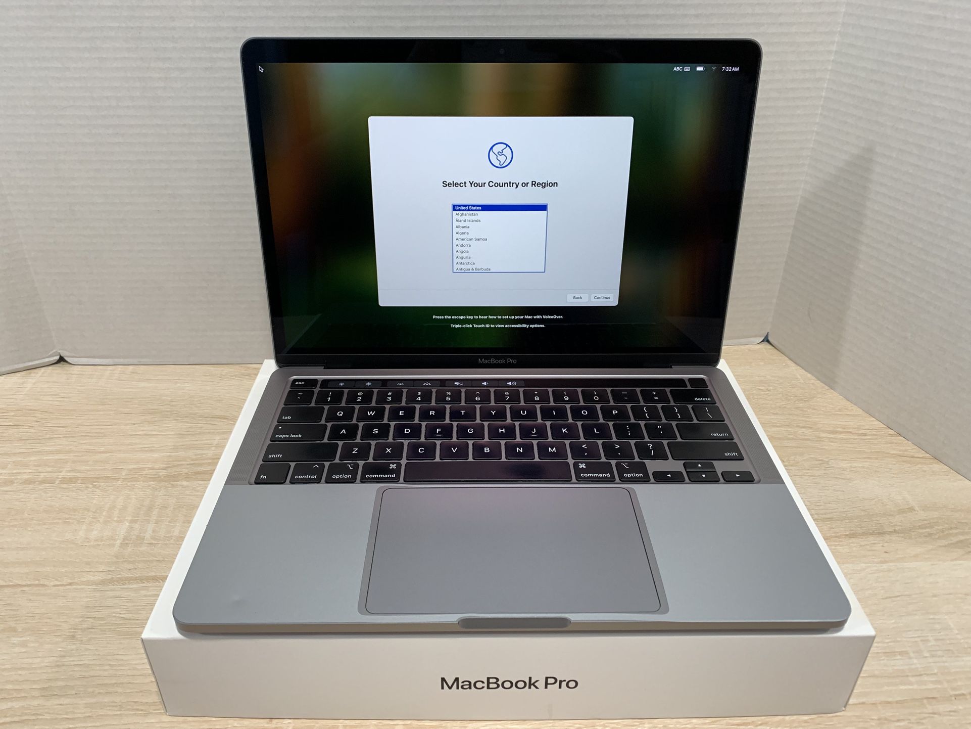 $450, 2020 MacBook Pro 13", 512GB/16GB RAM/i5, Touch Bar, factory upgrades worth $400