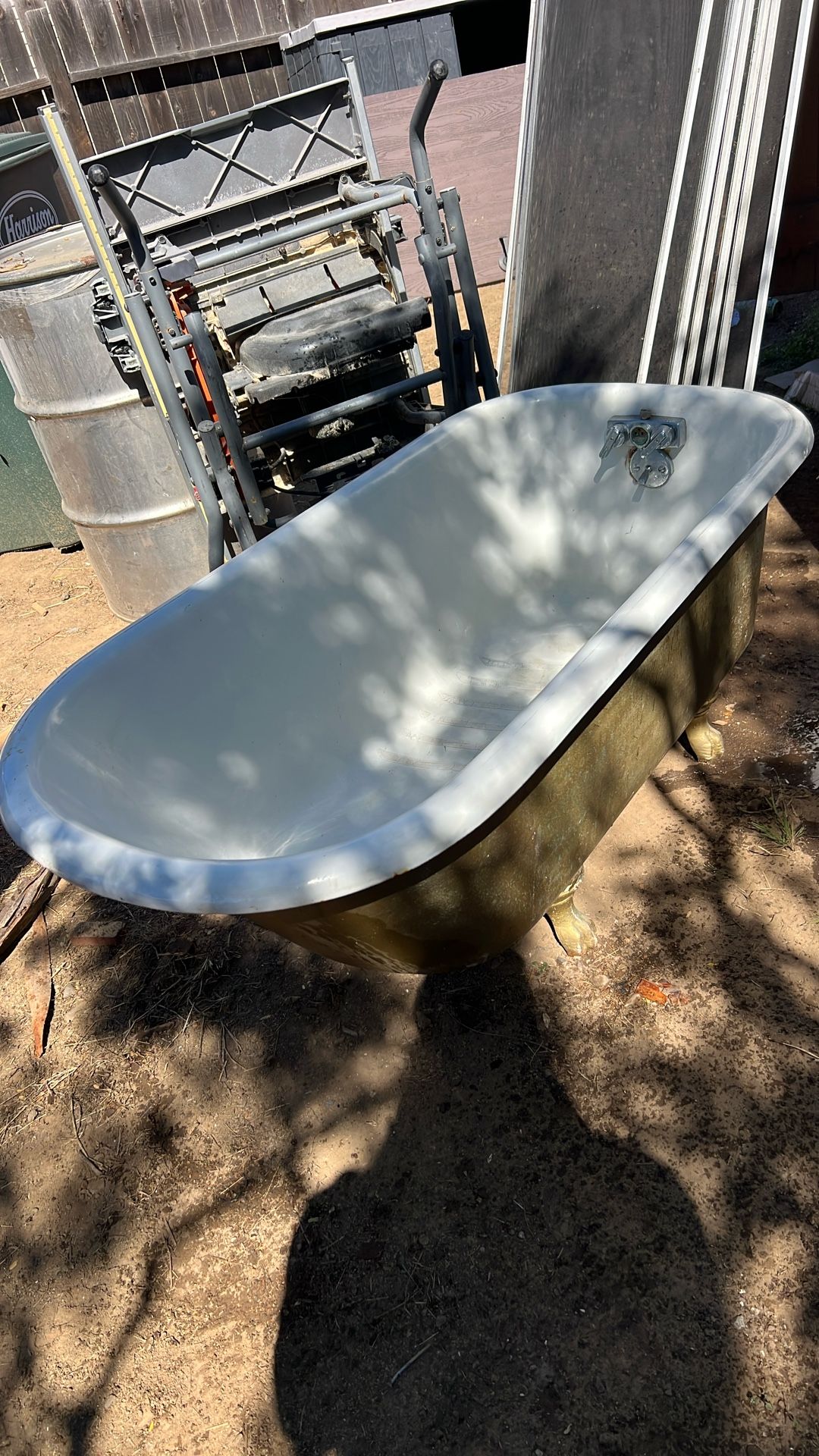 Cast Iron Clawfoot Bathtub