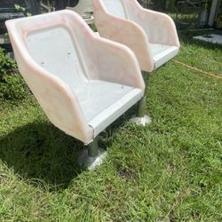 CAPTAIN AND PASSENGER SEATS