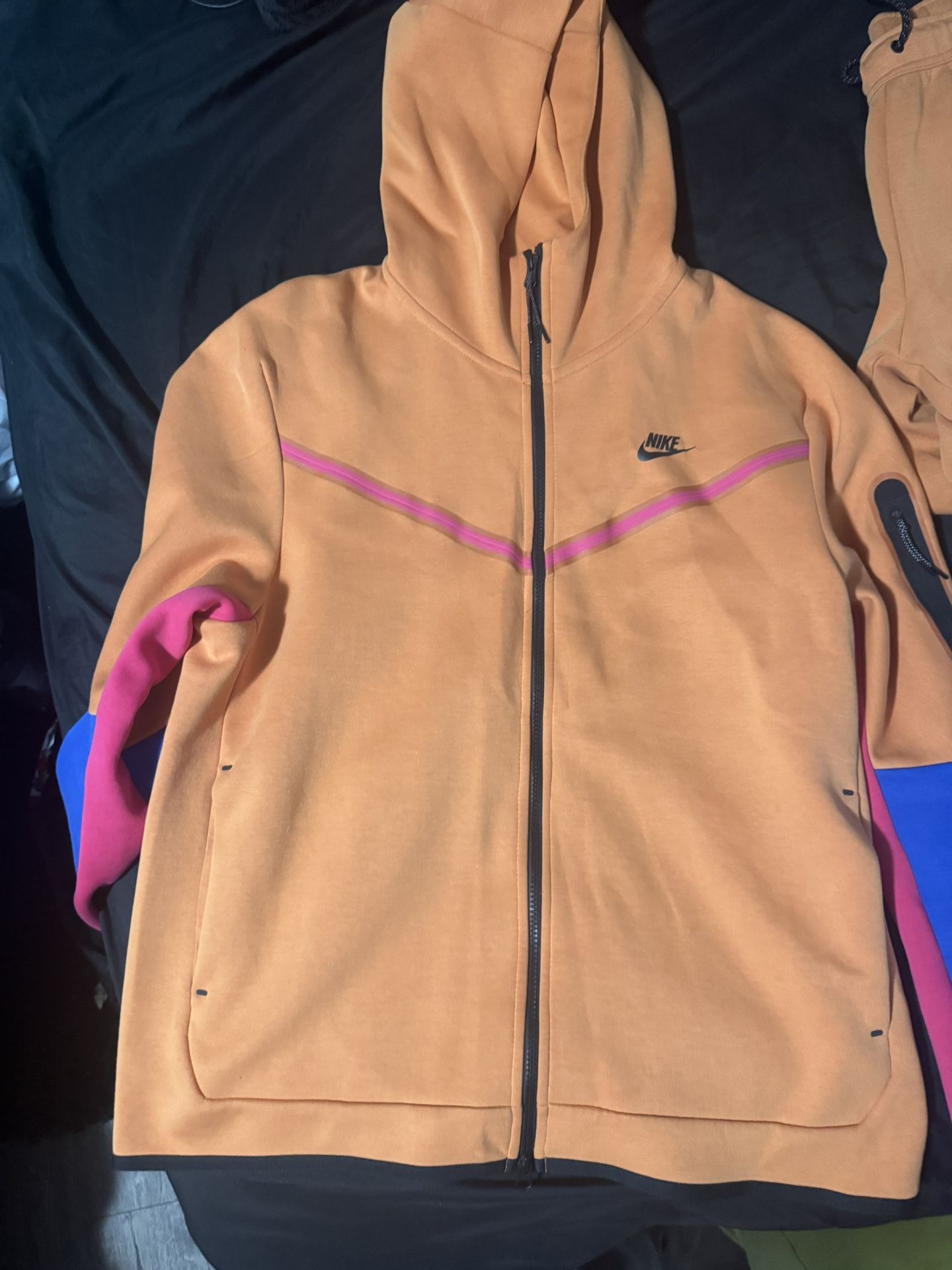 Nike Tech Fleece (Orange)