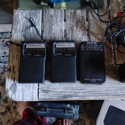 Assorted Portable FM/AM Mono Radios 