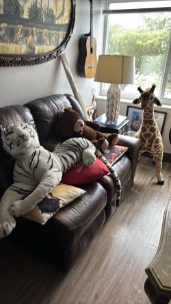 Vendo jirafa  y de más. Peluche.
