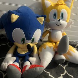 Sonic & tails plushies $20 for both 